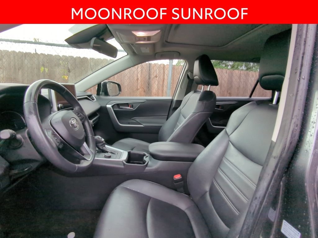 Used 2023 Toyota RAV4 XLE Premium AWD/4WD image 6