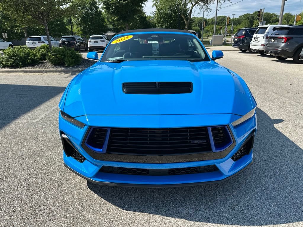Used 2025 Ford Mustang GT Premium RWD image 3