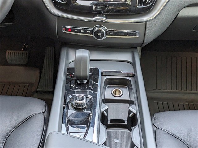 New 2025 Volvo XC60 B5 Core w/ Climate Package image 19