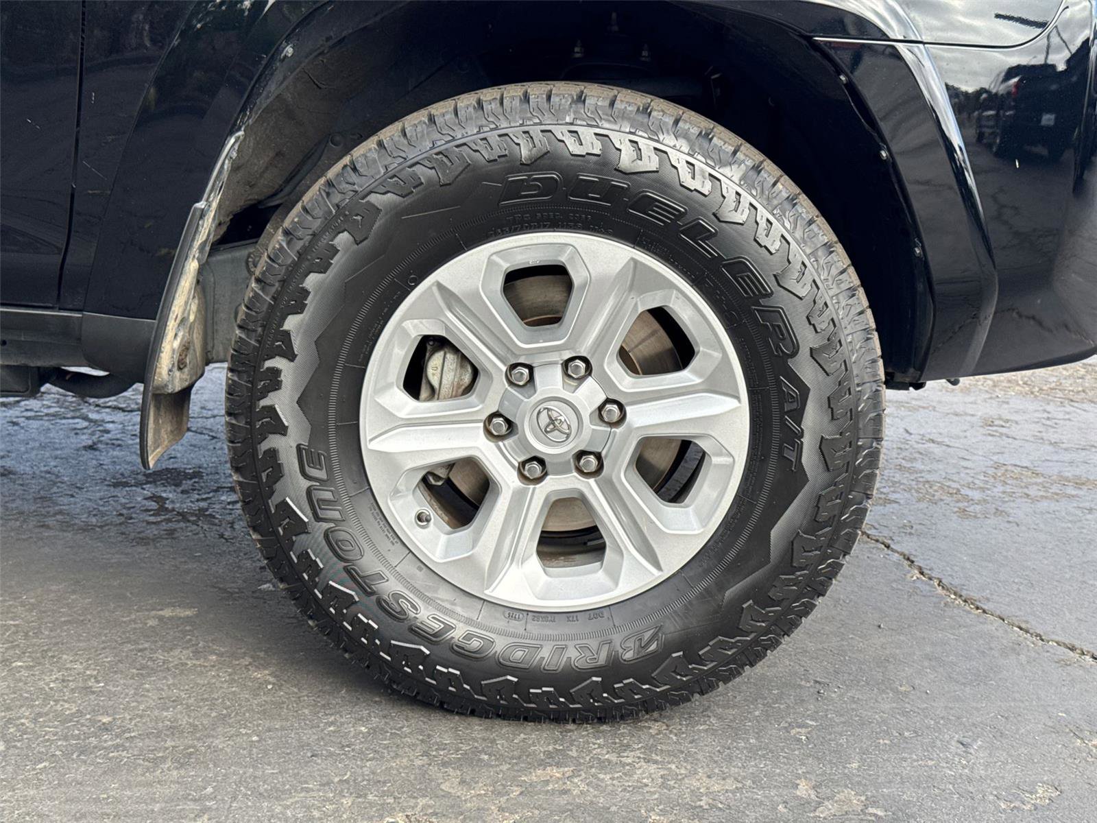 Used 2024 Toyota 4Runner SR5 AWD/4WD image 6