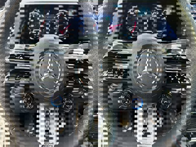 Used 2024 Mercedes-Benz GLB 35 AMG 4MATIC image 24