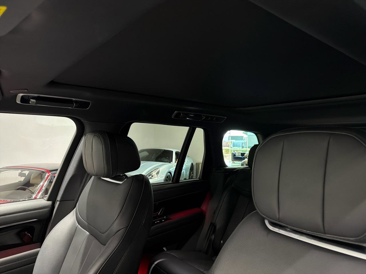 Used 2024 Land Rover Range Rover SE AWD/4WD image 22