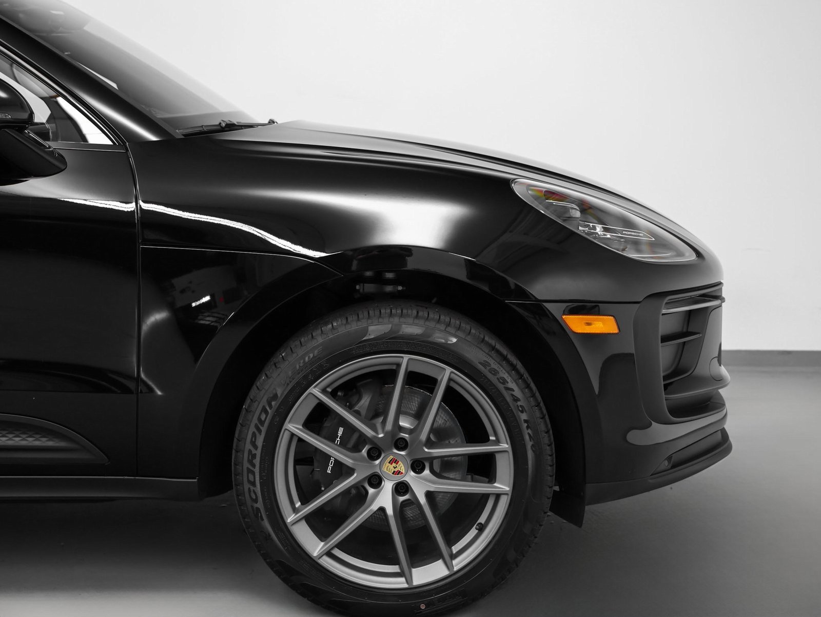 Used 2025 Porsche Macan image 14