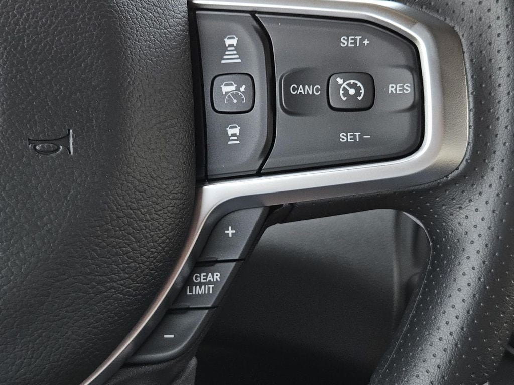 New 2026 RAM 1500 Express AWD/4WD image 18