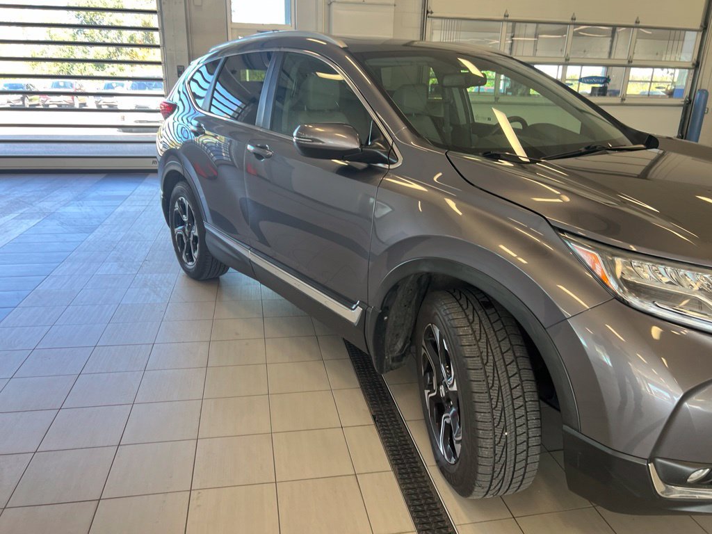 Used 2017 Honda CR-V Touring image 2