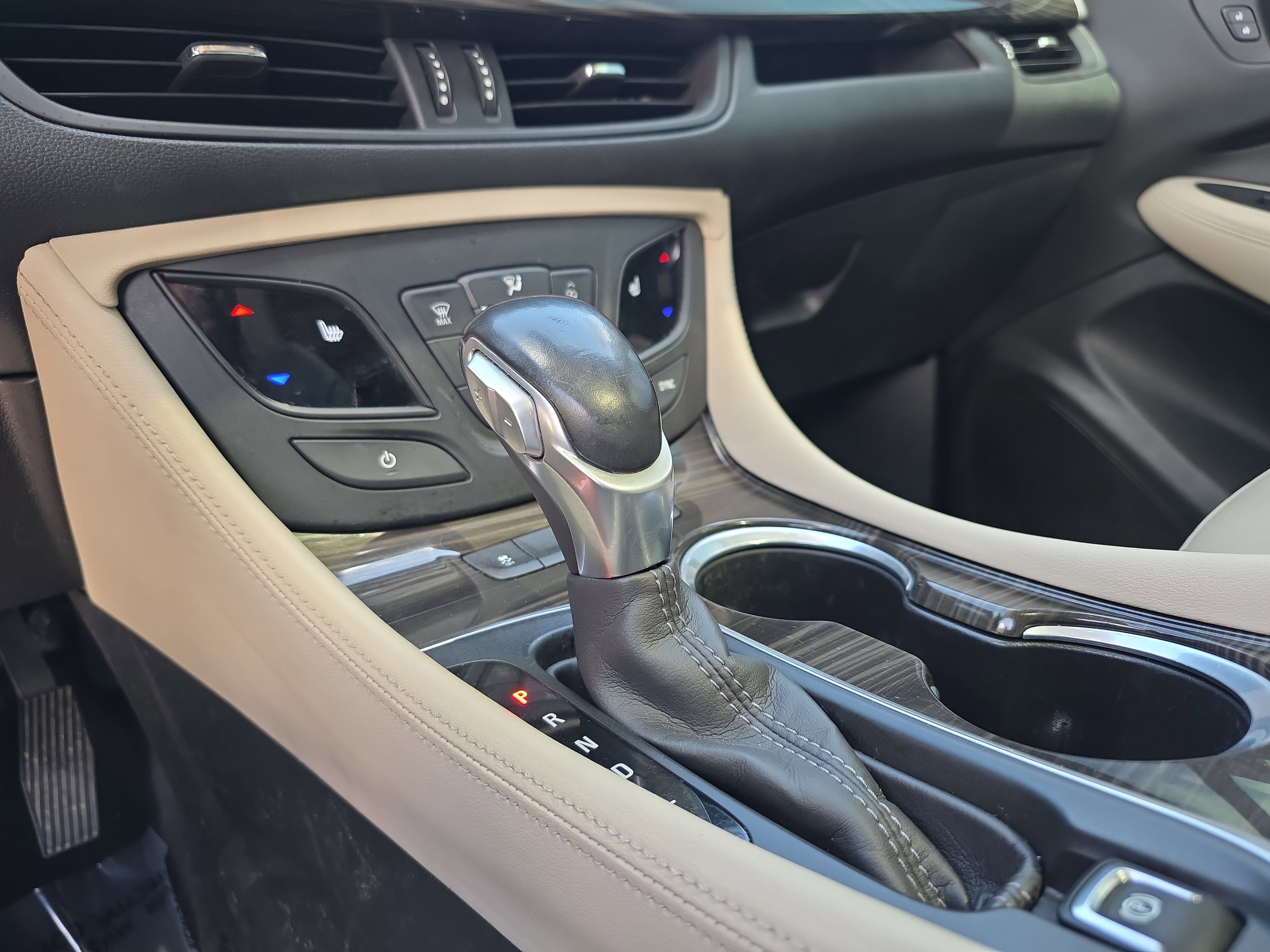 Used 2020 Buick Envision Essence w/ LPO, Interior Luxury Package FWD image 32