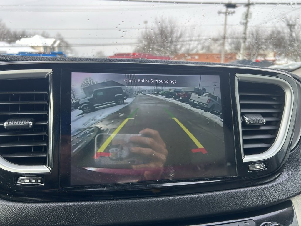 Used 2021 Chrysler Pacifica Touring-L image 21