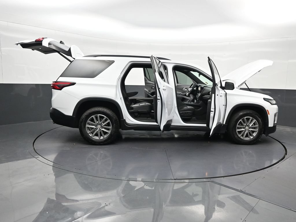 Used 2023 Chevrolet Traverse LT FWD image 33