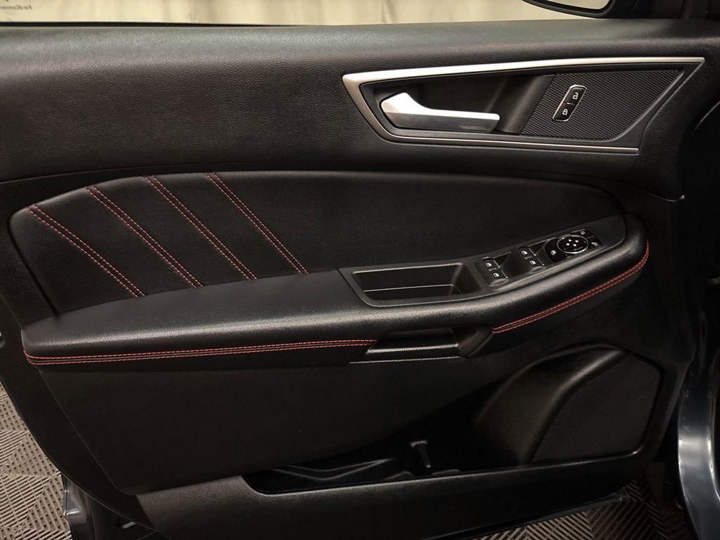Used 2023 Ford Edge ST-Line image 10