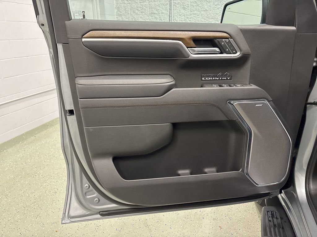 Used 2025 Chevrolet Silverado 1500 High Country w/ High Country Premium Package image 14
