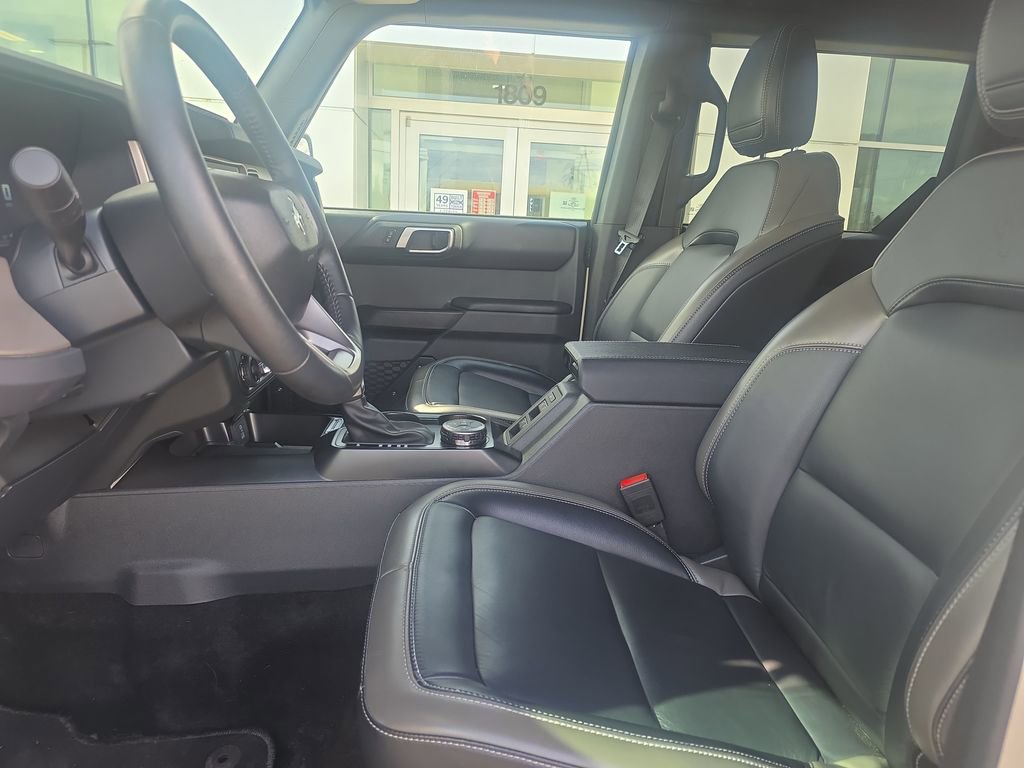 Used 2025 Ford Bronco Outer Banks image 7
