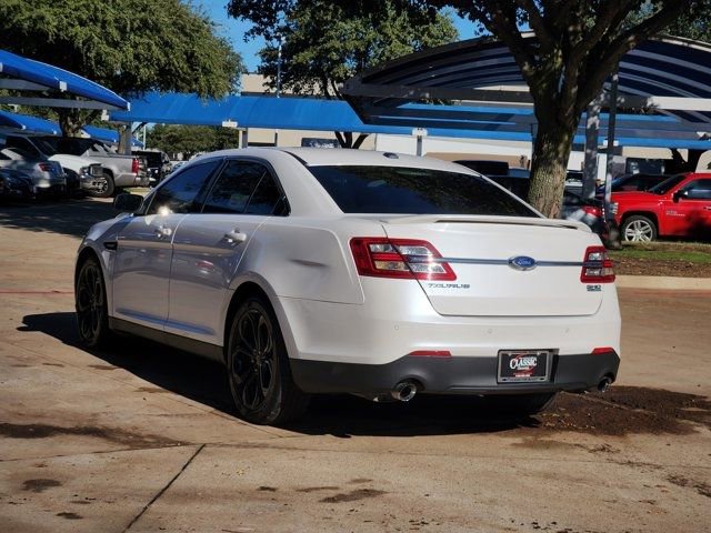 Used 2018 Ford Taurus SHO image 3