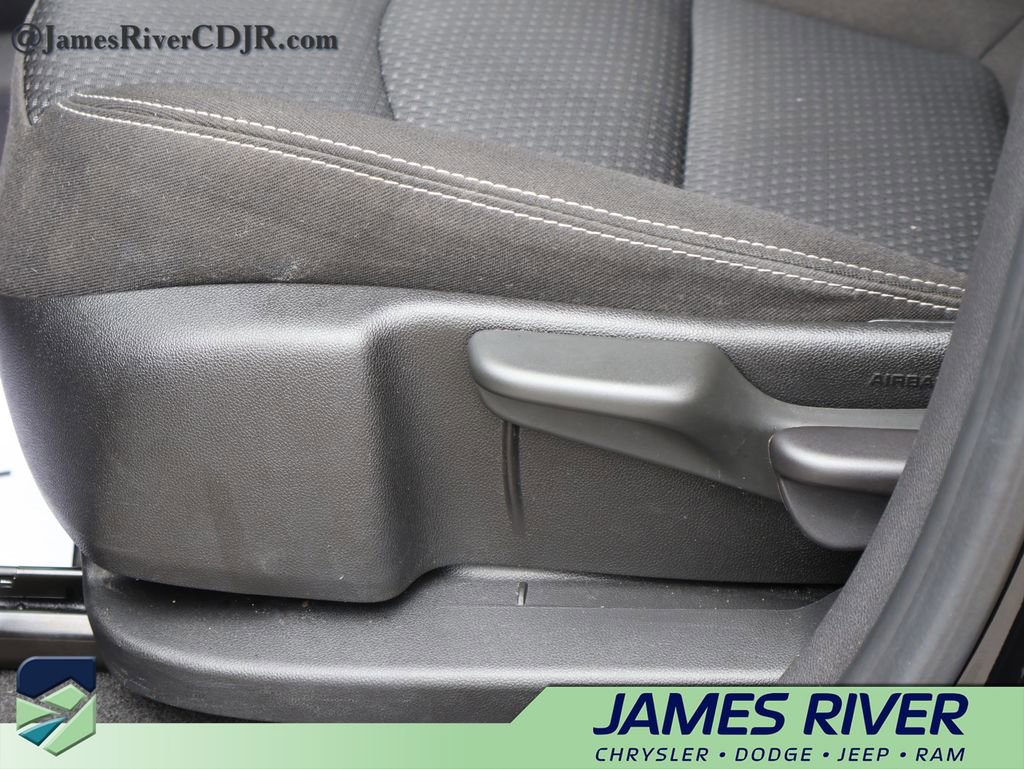 Used 2022 GMC Terrain SLE FWD image 23