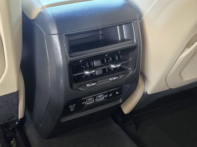 Used 2024 Jeep Grand Cherokee Limited image 17