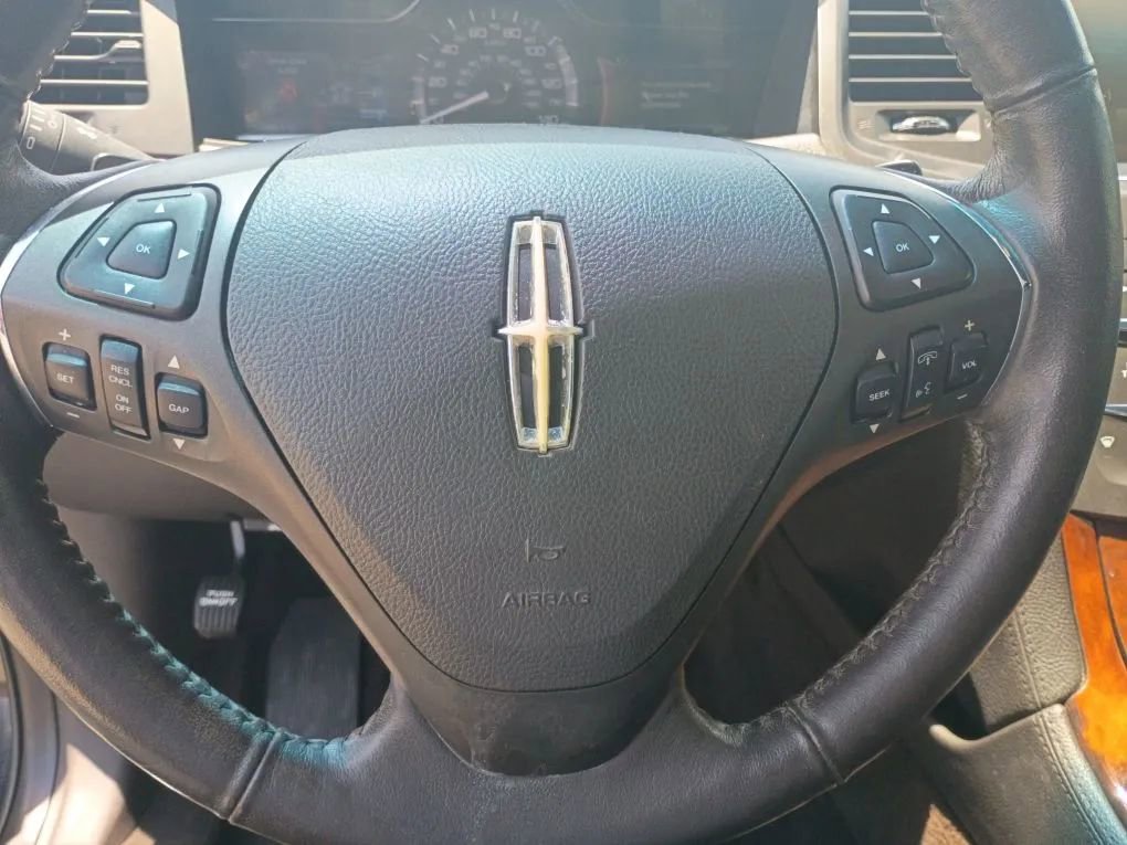 Used 2014 Lincoln MKS w/ Equipment Group 101A FWD image 15