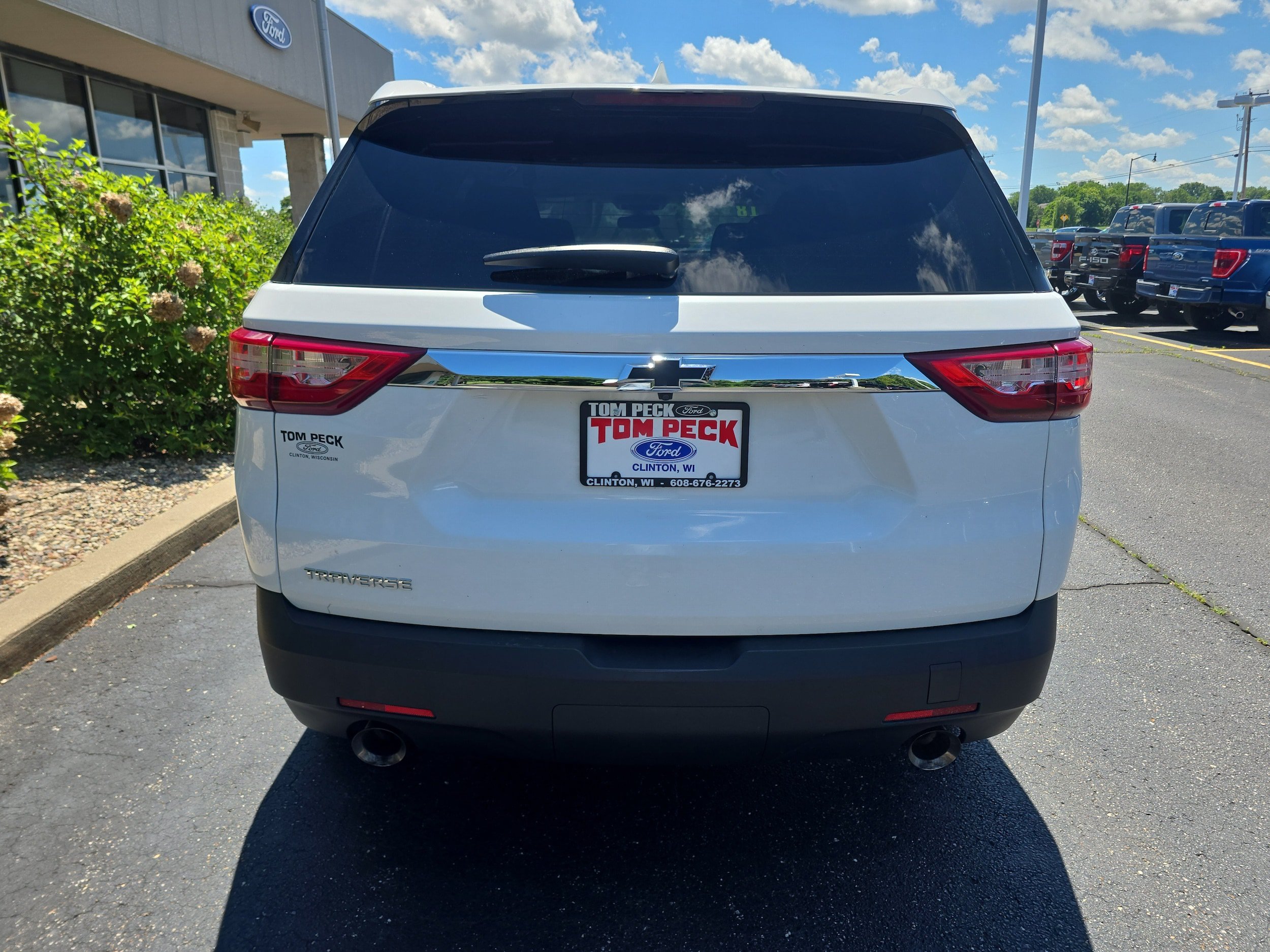Used 2018 Chevrolet Traverse LS w/ LPO, Blackout Package FWD image 7