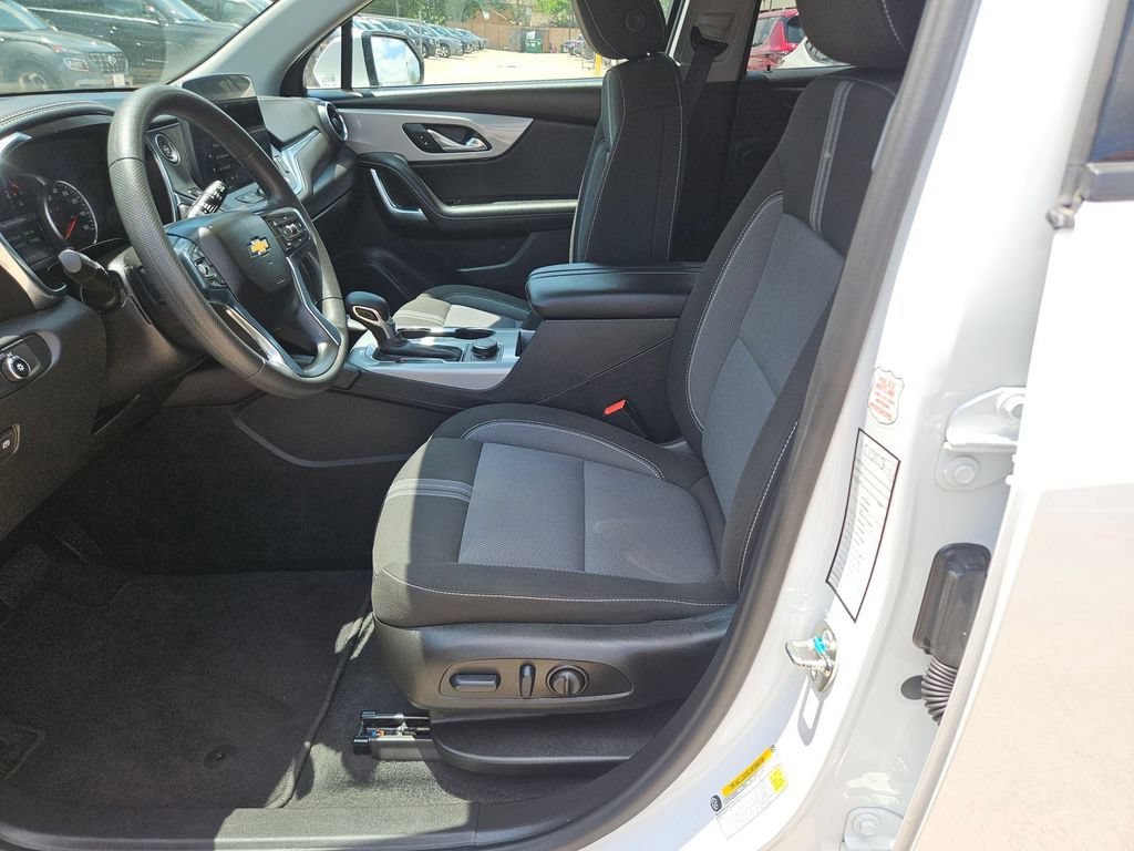 Used 2025 Chevrolet Blazer LT FWD image 14