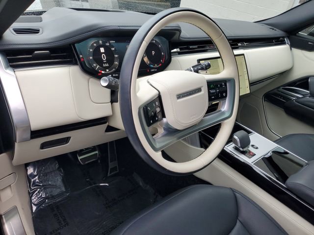 Certified 2024 Land Rover Range Rover SE image 17
