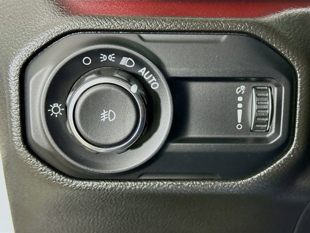 Used 2023 Jeep Wrangler Unlimited Rubicon AWD/4WD image 10