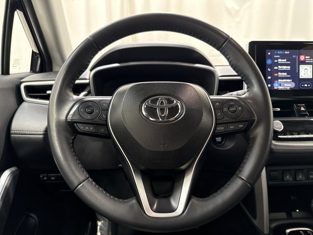 Used 2025 Toyota Corolla Cross XLE FWD image 16