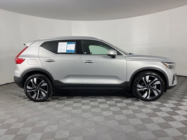 Used 2023 Volvo XC40 B5 Plus w/ Driver Assist Package AWD/4WD image 12