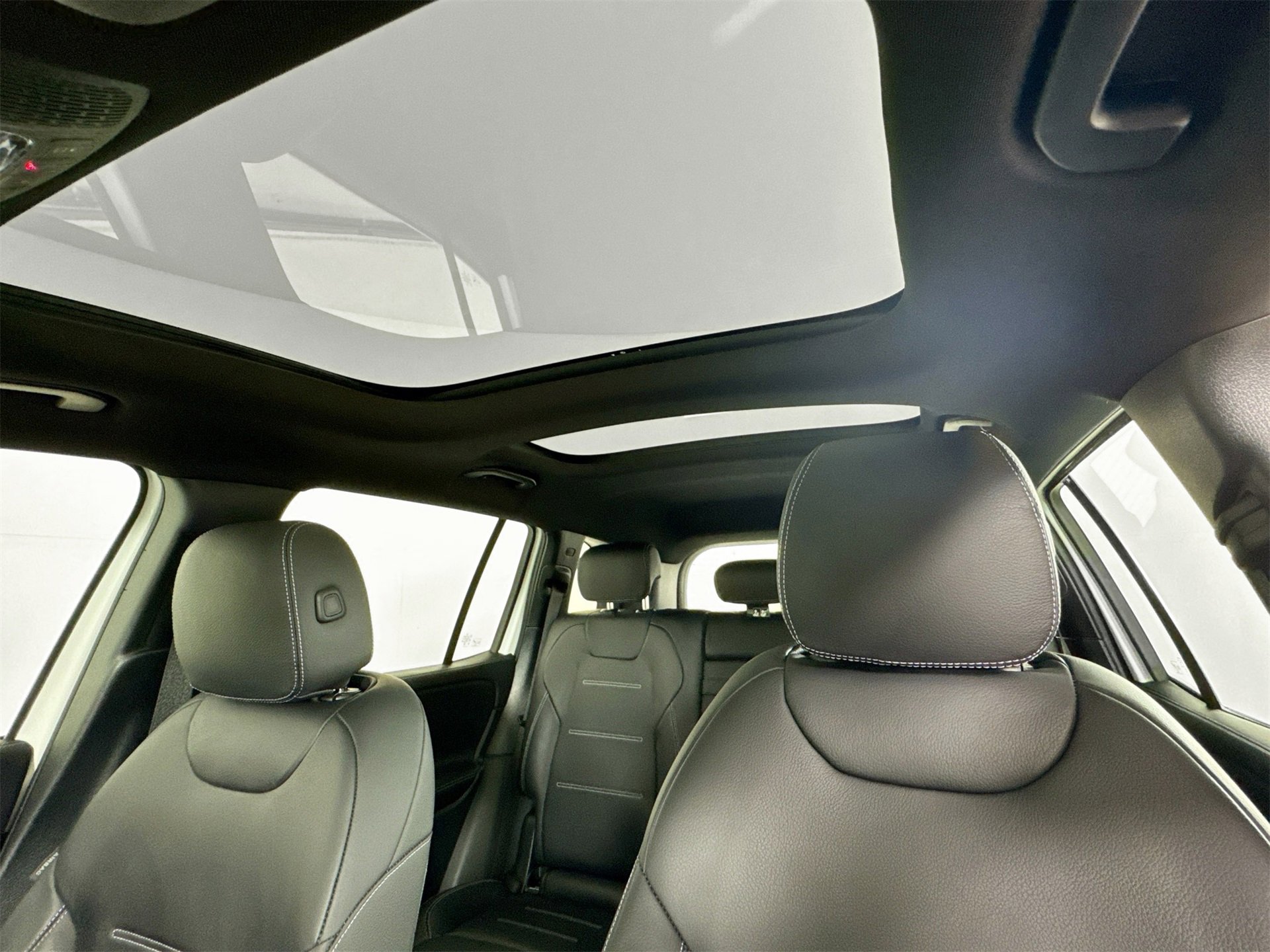 New 2026 Mercedes-Benz GLB 35 AMG 4MATIC image 23