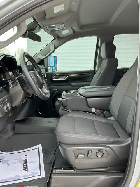 Used 2024 Chevrolet Silverado 2500 LT image 10