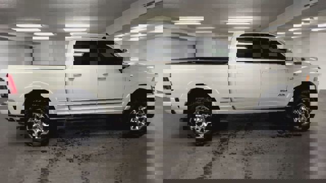 Used 2023 RAM 3500 Limited image 9