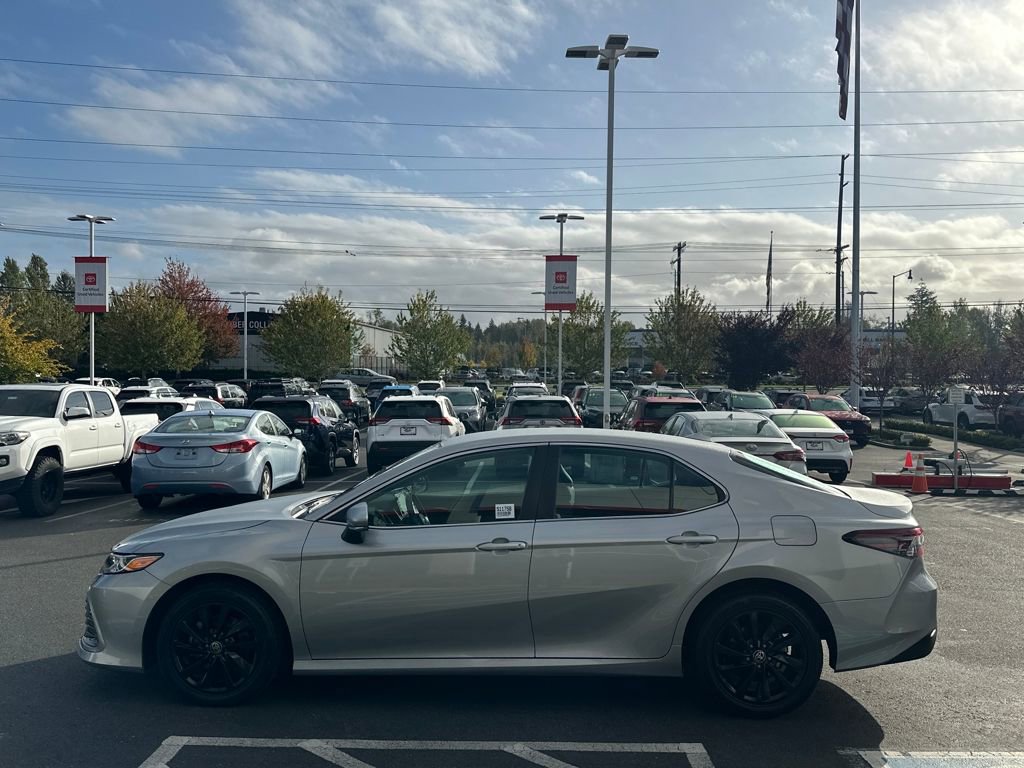 Used 2022 Toyota Camry LE image 6
