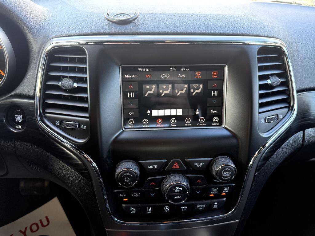 Used 2020 Jeep Grand Cherokee Laredo image 16