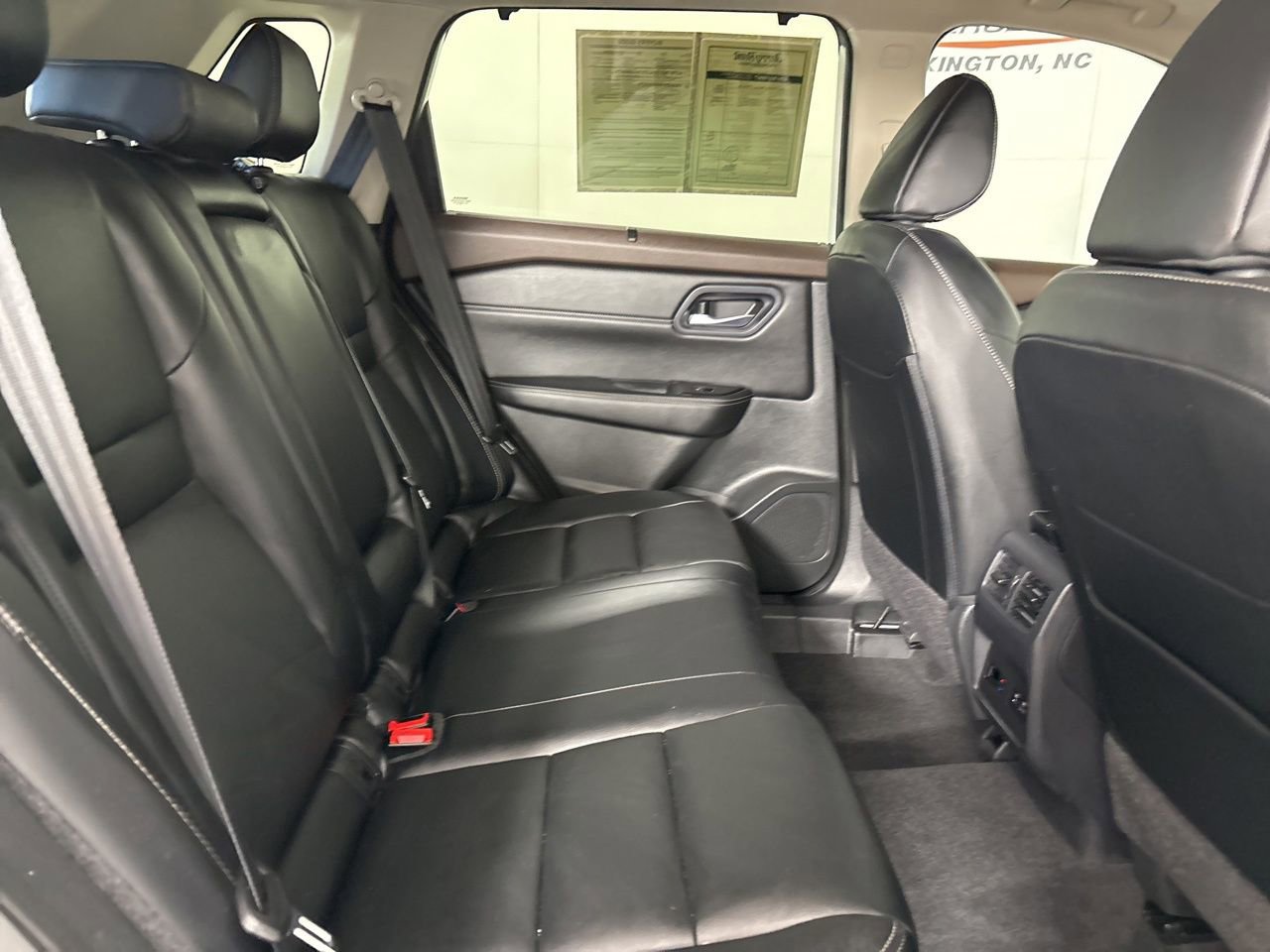 Used 2023 Nissan Rogue SL w/ SL Premium Package image 26