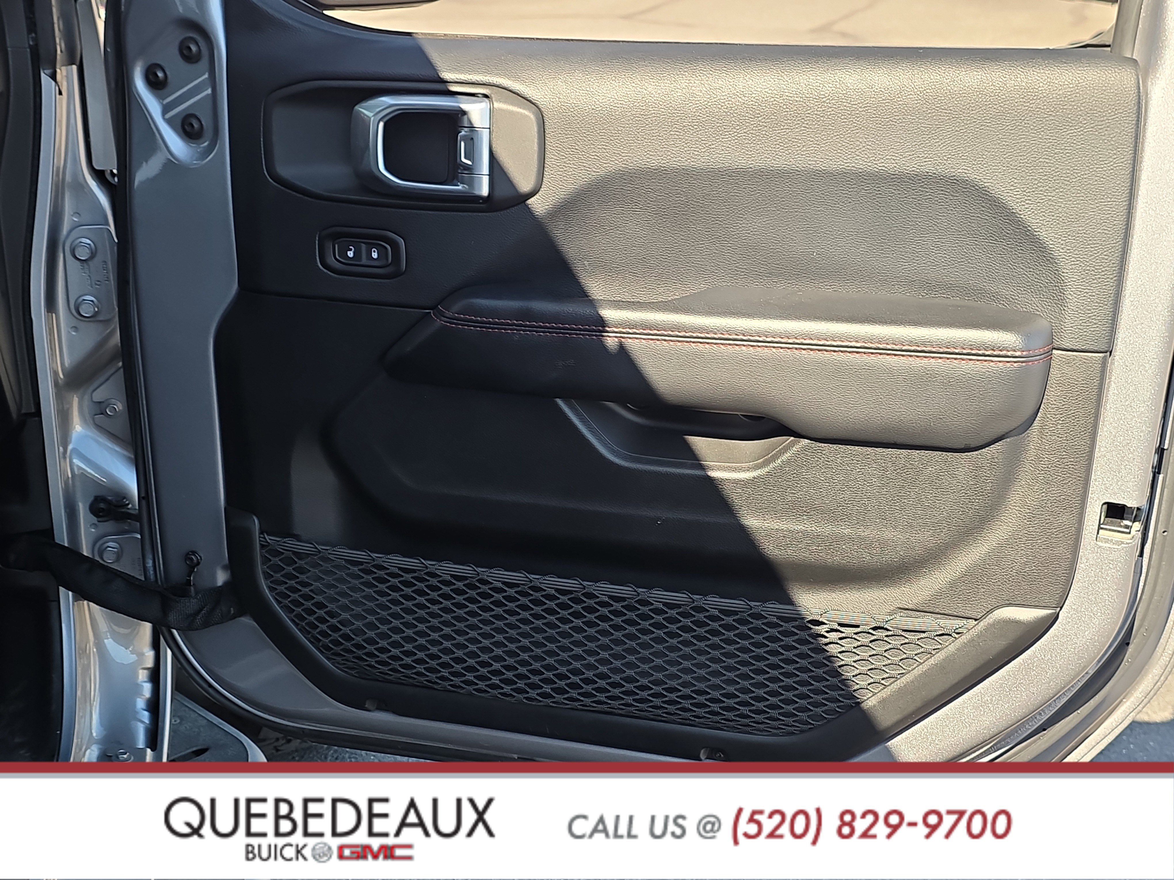 Used 2018 Jeep Wrangler Unlimited Rubicon AWD/4WD image 30