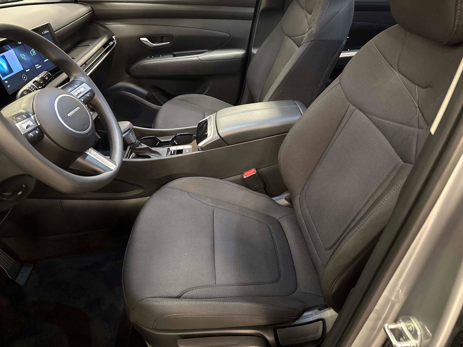 Certified 2025 Hyundai Tucson SE image 21