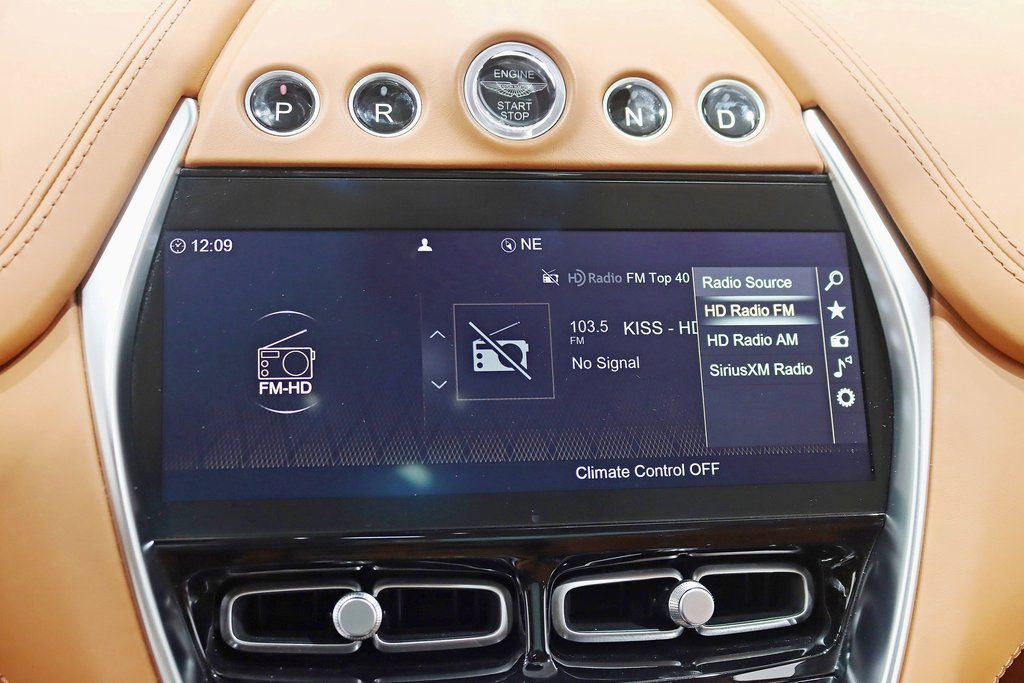 Used 2023 Aston Martin DBX image 24