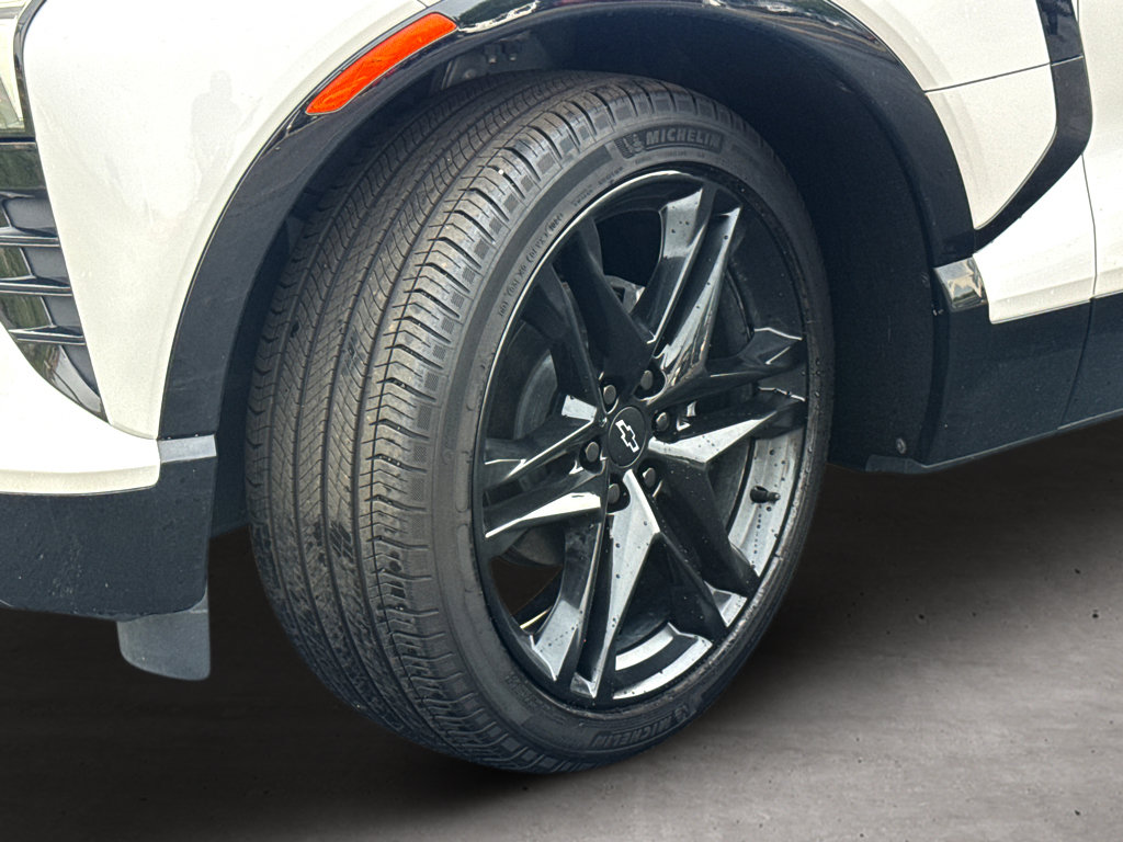 Used 2025 Chevrolet Blazer EV RS AWD/4WD image 23
