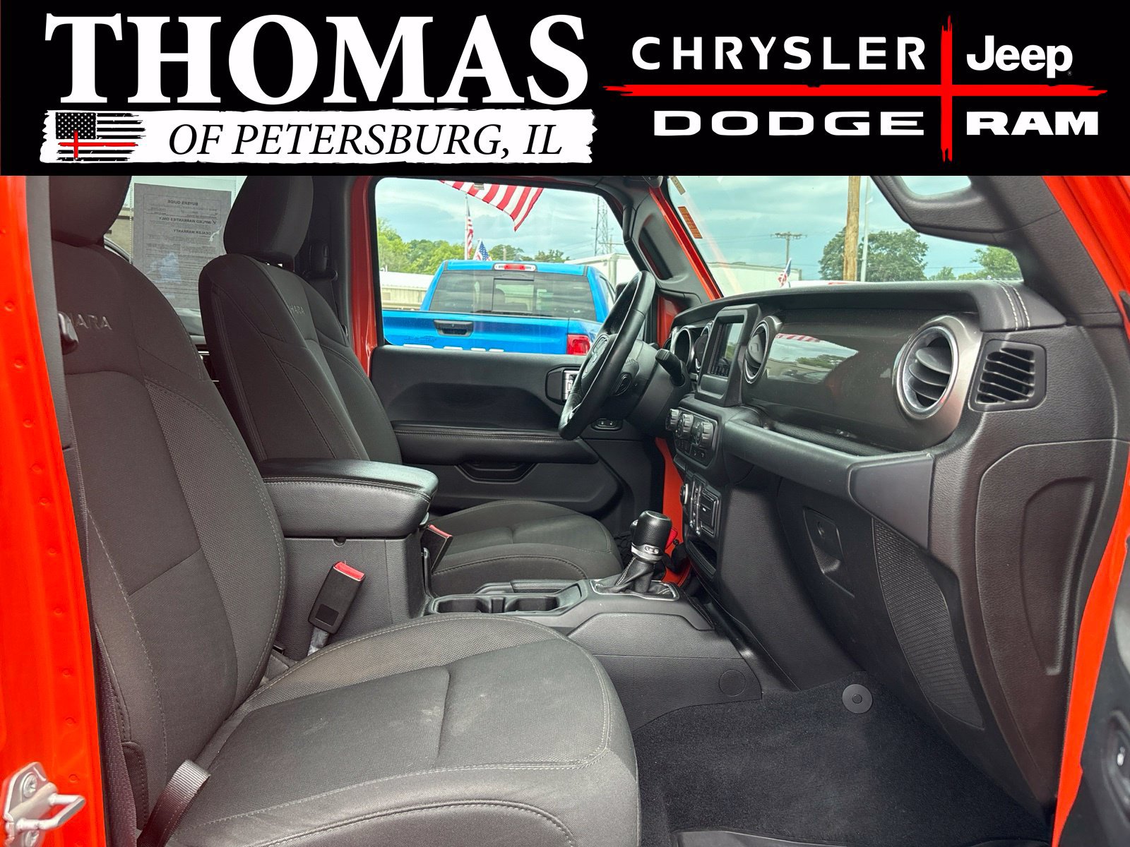 Used 2018 Jeep Wrangler Unlimited Sahara w/ Cold Weather Group AWD/4WD image 25