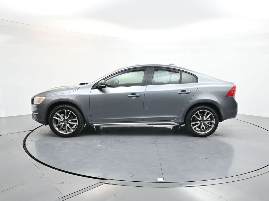 Used 2017 Volvo S60 T5 Cross Country Platinum image 4