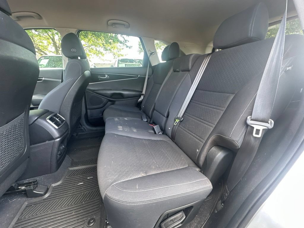 Used 2018 Kia Sorento AWD image 9