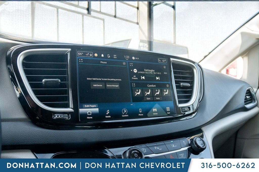 Used 2024 Chrysler Pacifica Touring-L image 7