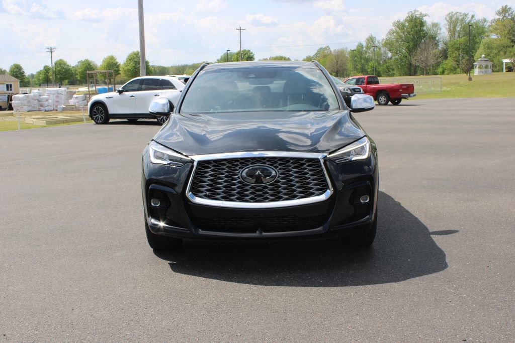 Used 2025 INFINITI QX55 Luxe w/ Accent Package image 3
