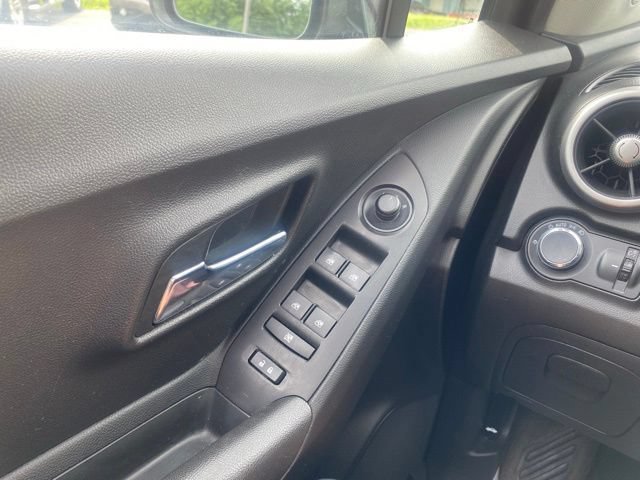 Used 2016 Chevrolet Trax LT w/ LT Convenience Package AWD/4WD image 10