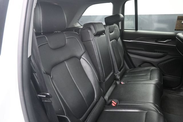 Used 2023 Jeep Grand Cherokee Limited w/ Black Appearance Package AWD/4WD image 49