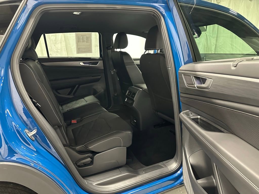 Used 2025 Volkswagen Atlas Cross Sport SE image 54
