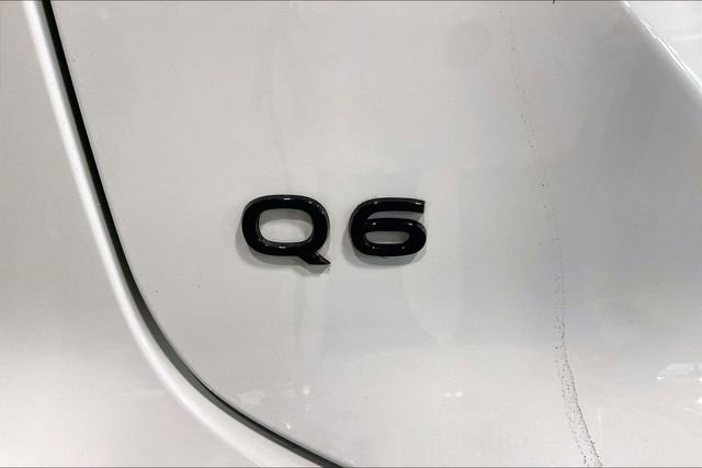 Used 2025 Audi Q6 e-tron Premium Plus w/ Premium Plus image 8