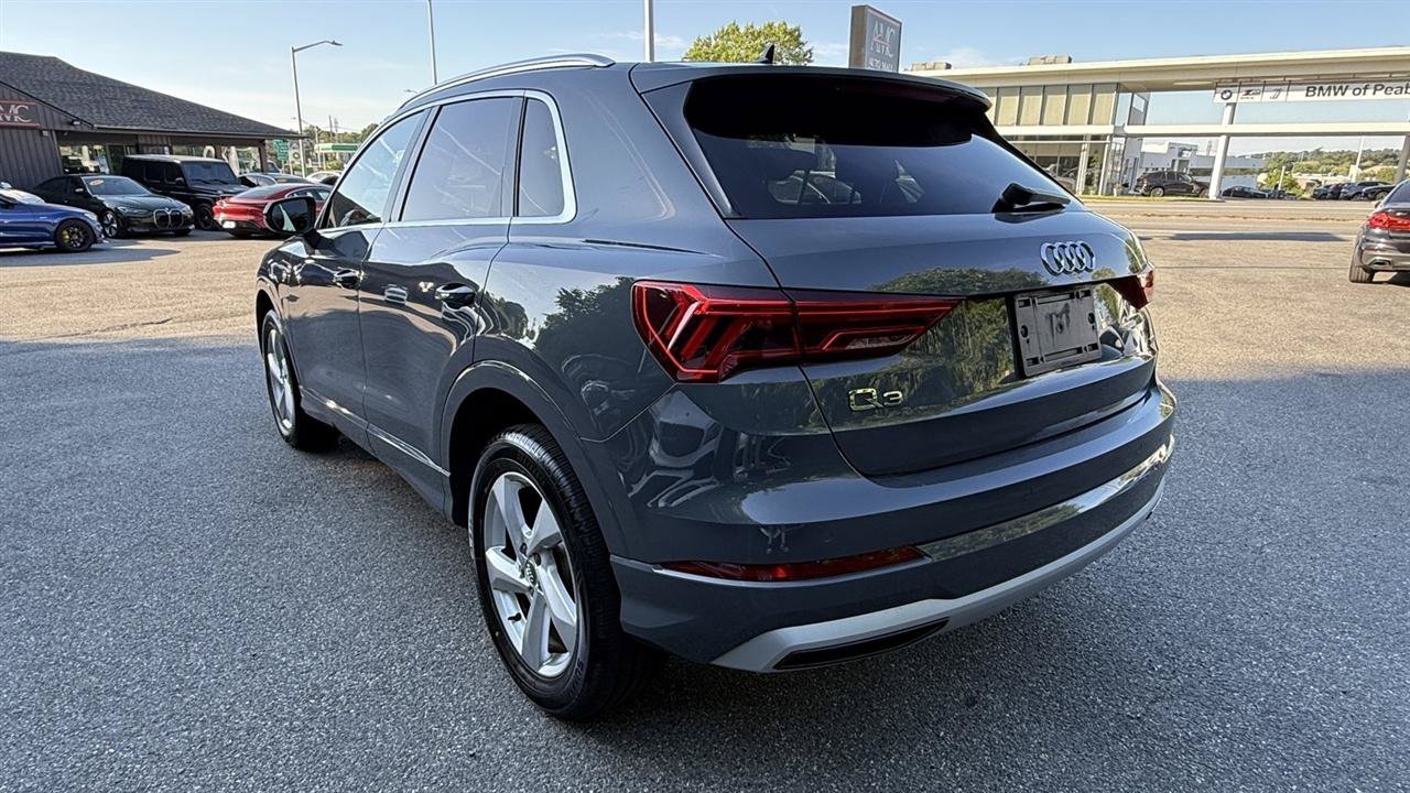 Used 2020 Audi Q3 2.0T Premium w/ Convenience Package AWD/4WD image 13