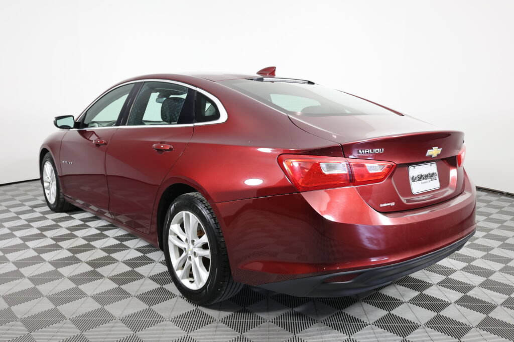 Used 2016 Chevrolet Malibu LT FWD image 4
