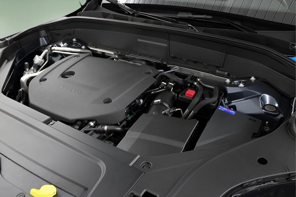 New 2025 Volvo XC90 B6 Core w/ Protection Package image 36