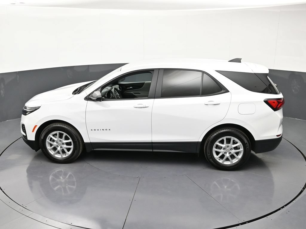 Used 2024 Chevrolet Equinox LS w/ LS Convenience Package FWD image 17