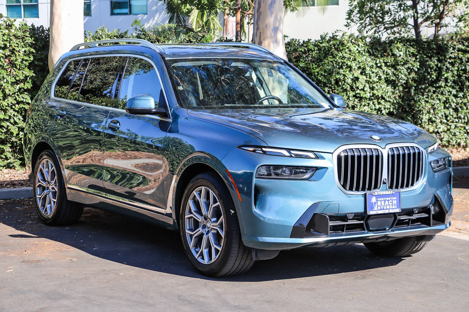 Used 2023 BMW X7 xDrive40i AWD/4WD image 3