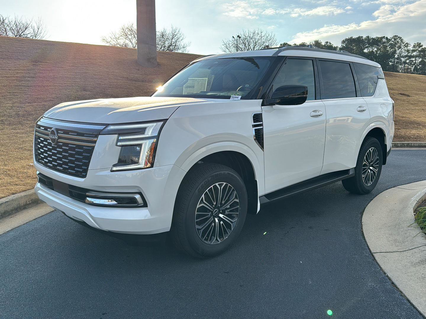 New 2026 Nissan Armada SL image 1